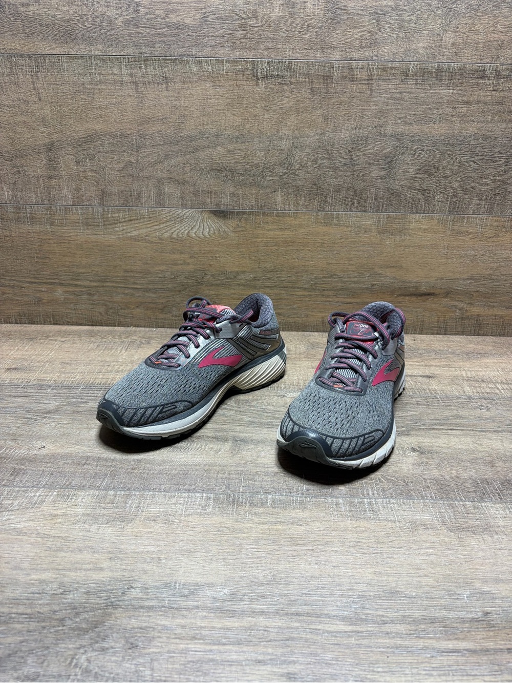 Brooks Women's Gray and Maroon Athletic Running Shoes